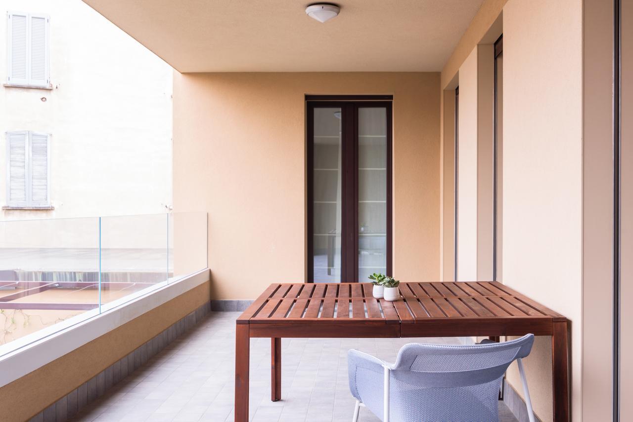 Altido Lovely 1-Bed Flat With Balcony & Free Parking Milán Exterior foto